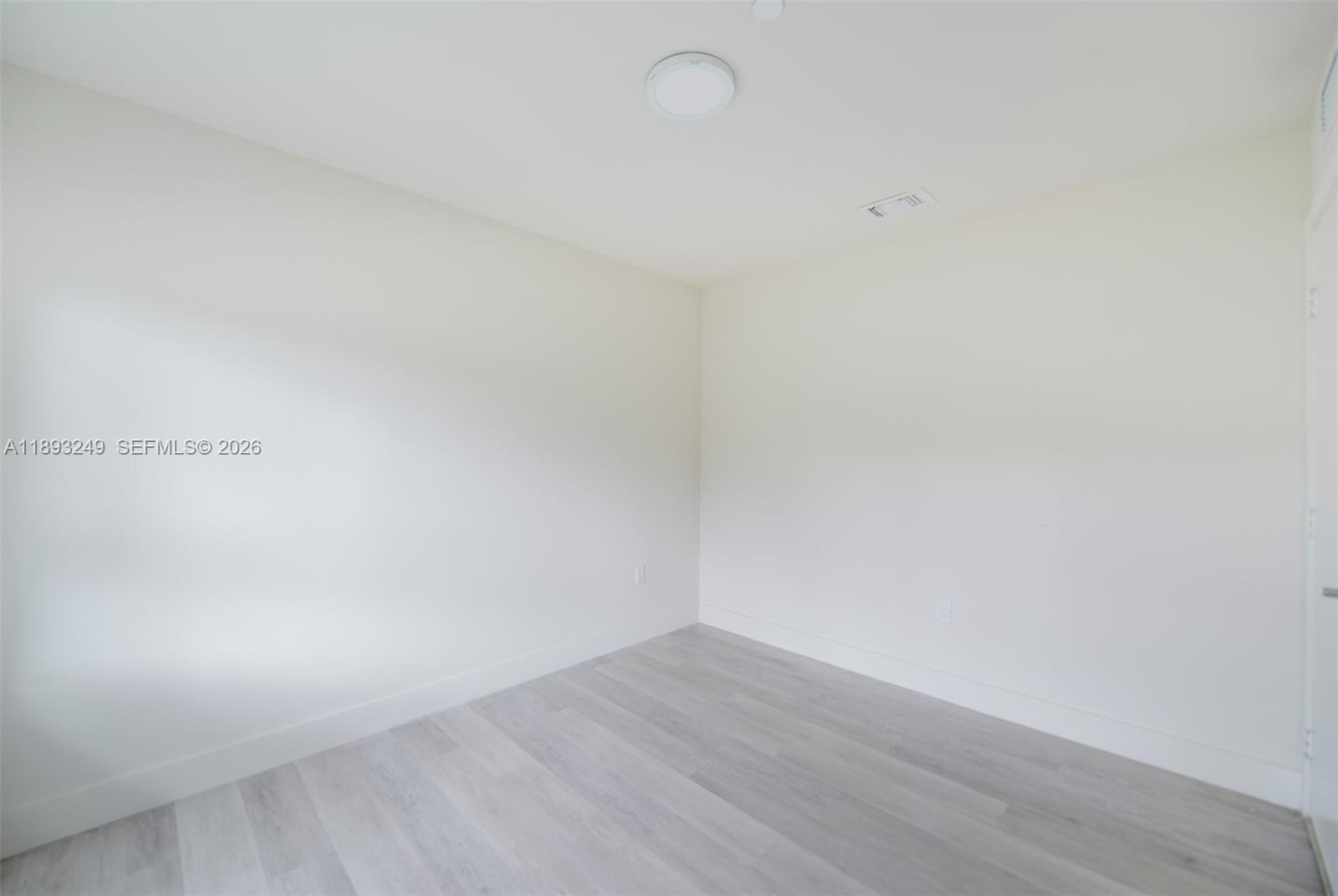 RIVERWOOD - Residential