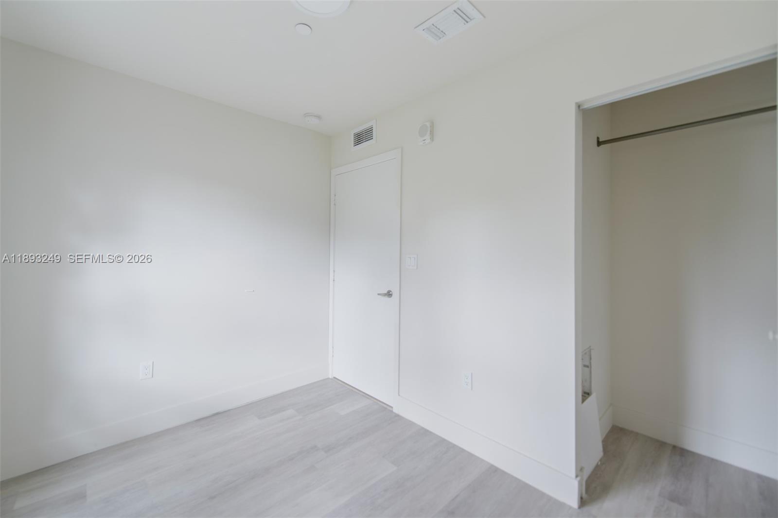 RIVERWOOD - Residential