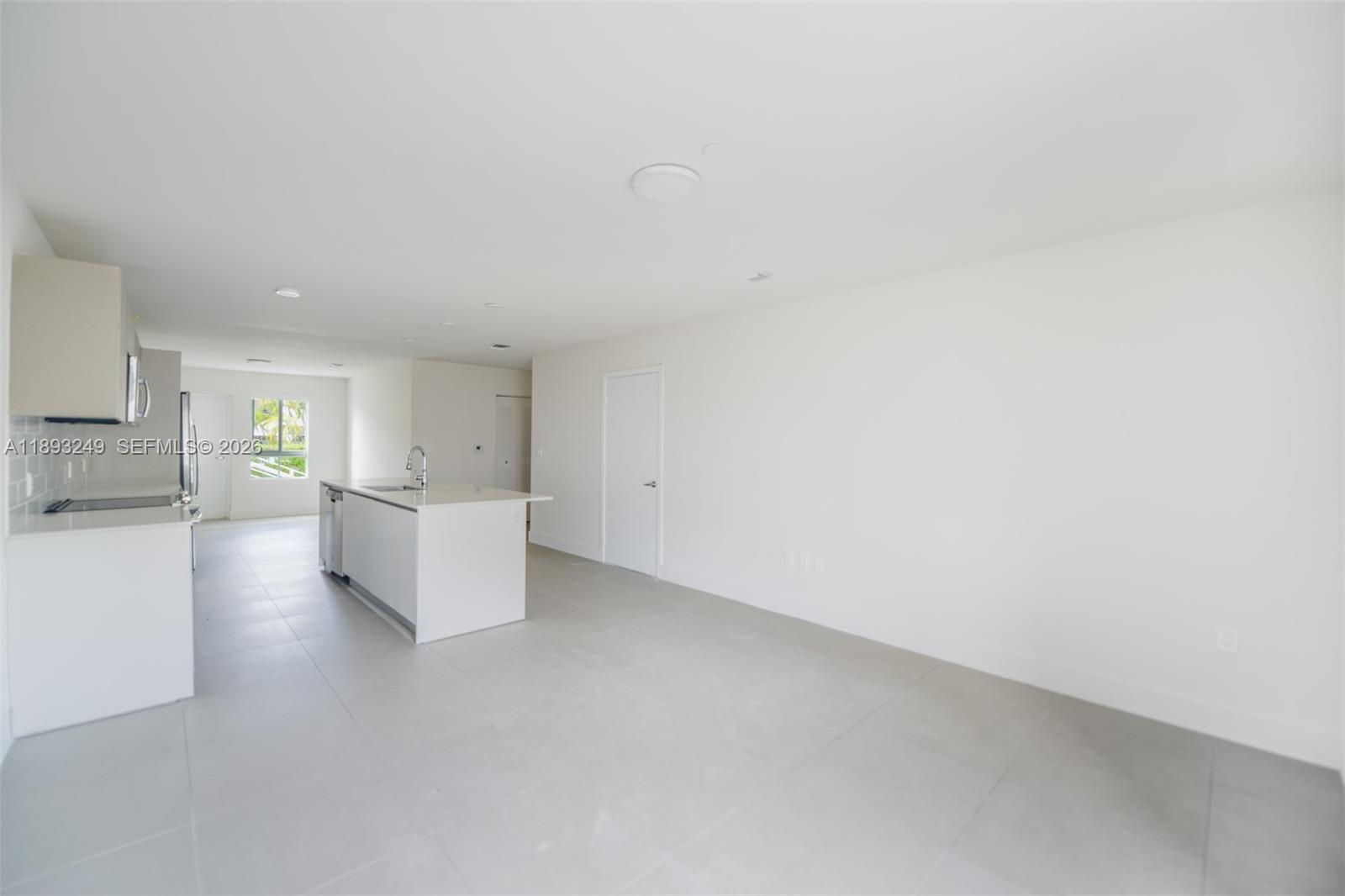 2535 NE 193rd St 3108