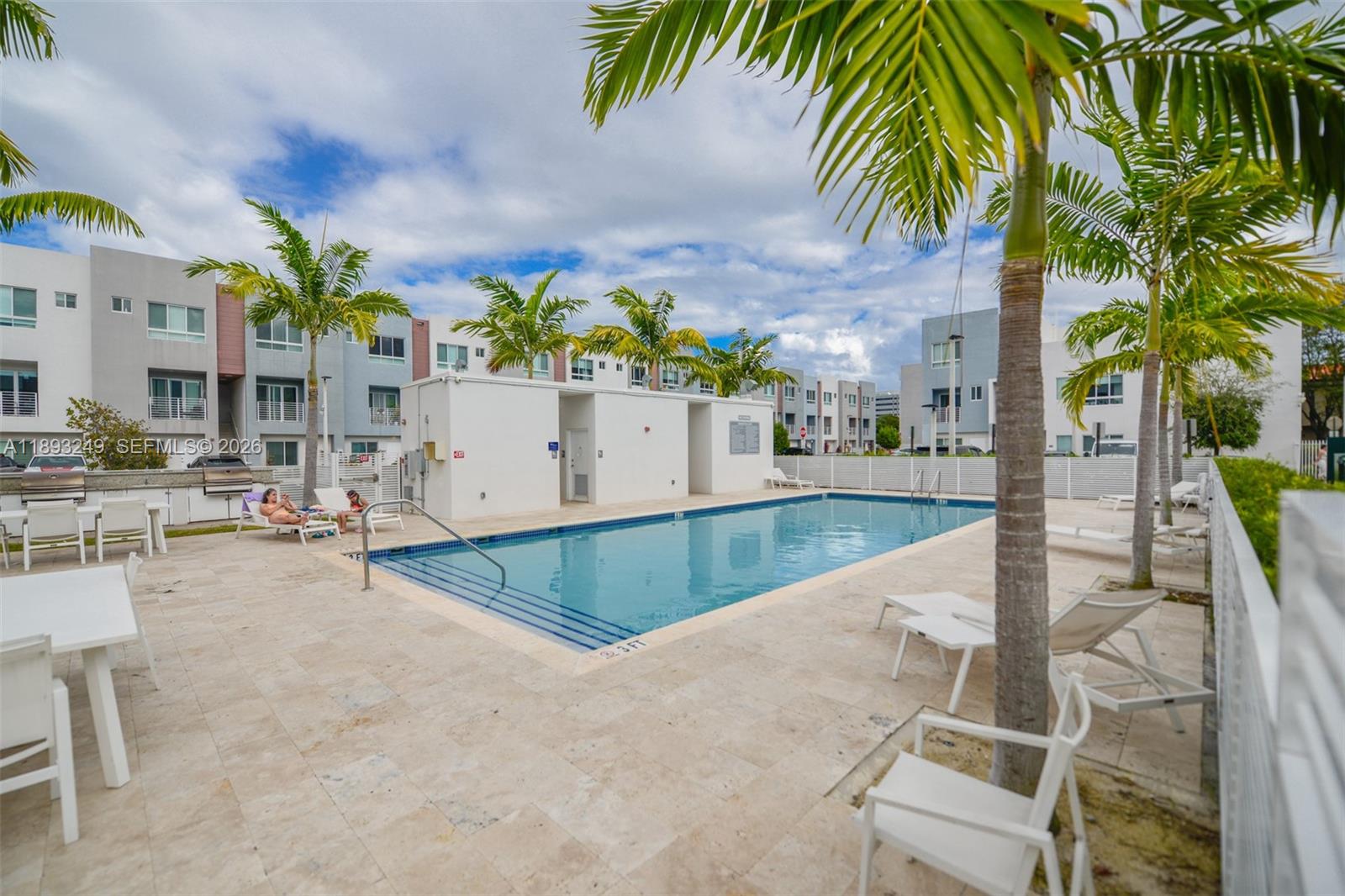 RIVERWOOD - Residential