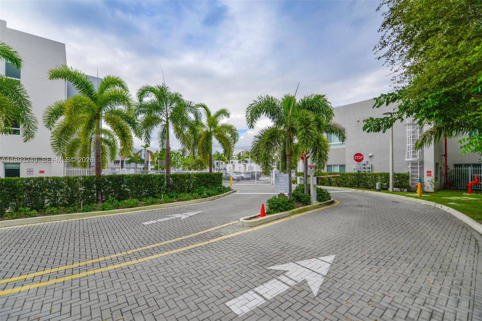 RIVERWOOD - Residential