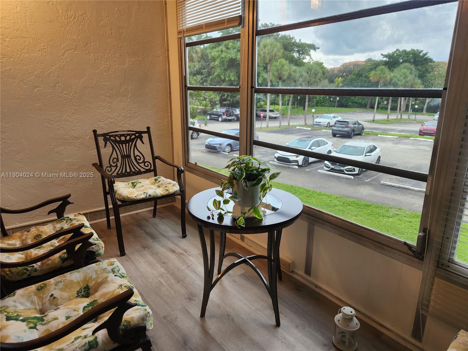 OMEGA CONDO NO 4 - Residential