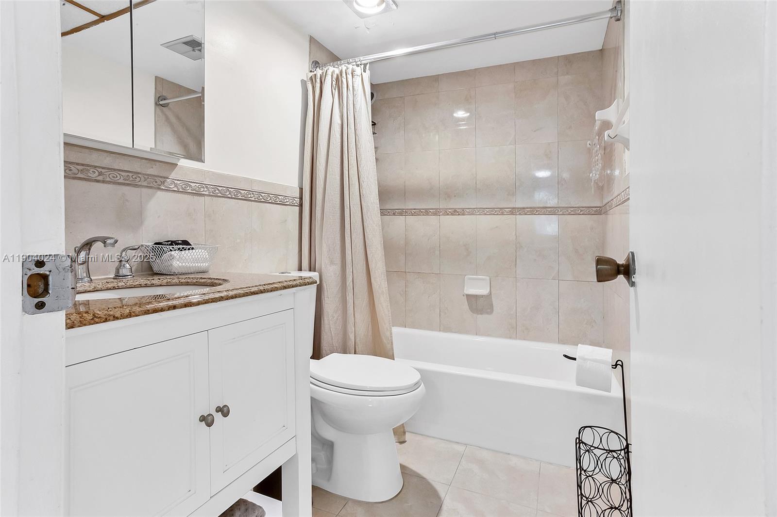 OMEGA CONDO NO 4 - Residential