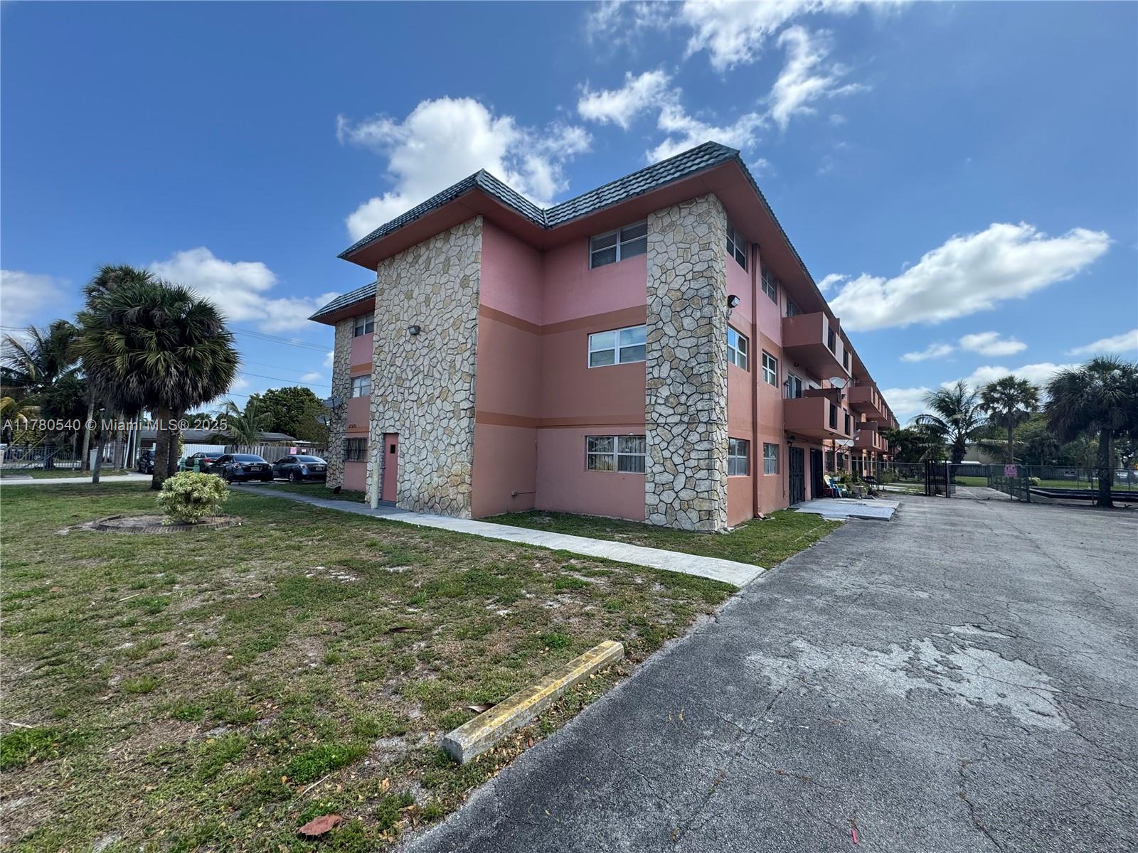 17101 Nw 57th Ave 118, Miami Gardens, Broward County, Florida - 2 Bedrooms  
2 Bathrooms - 