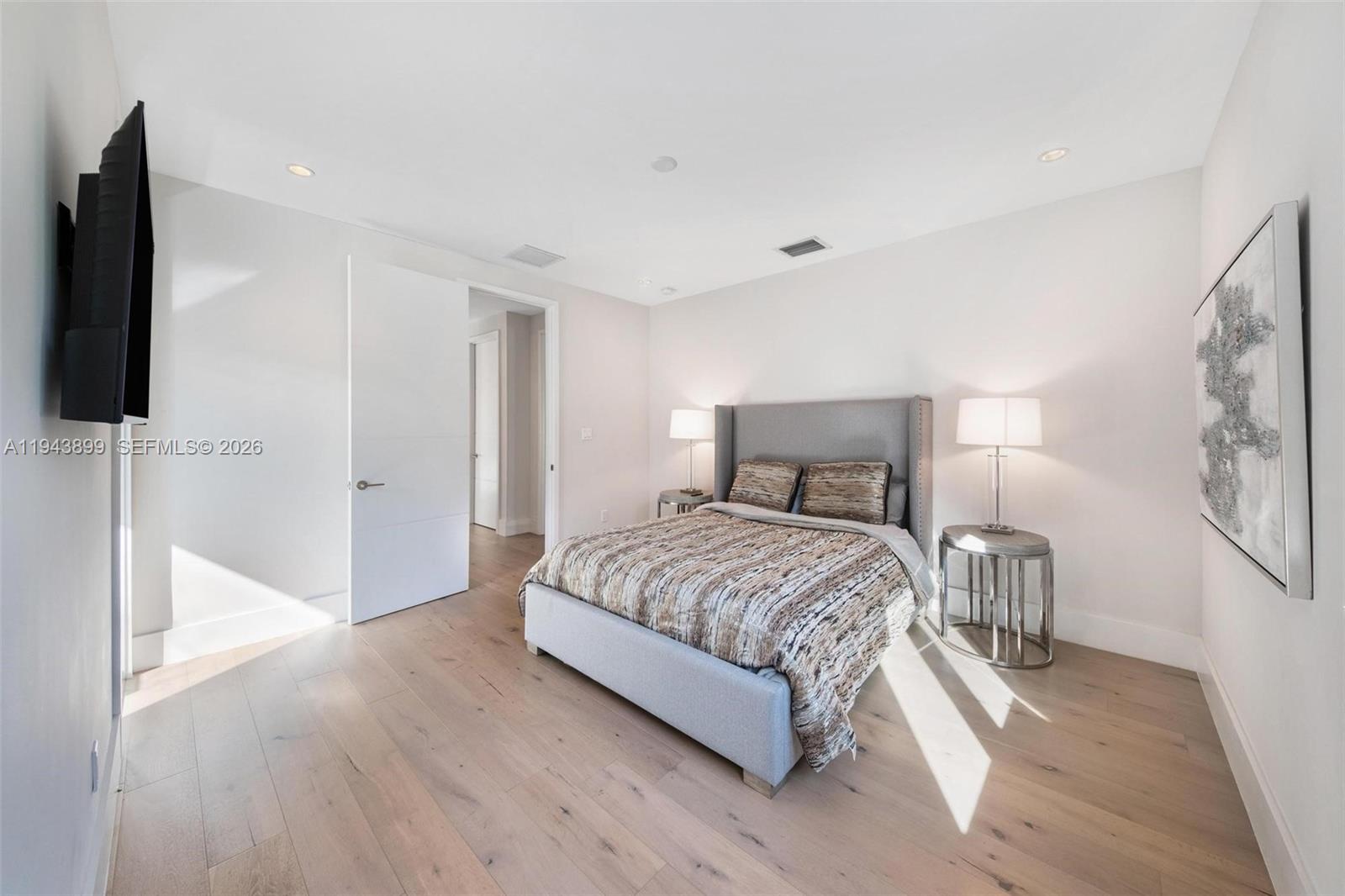 LAUDERDALE BEACH EXT UNIT - Residential