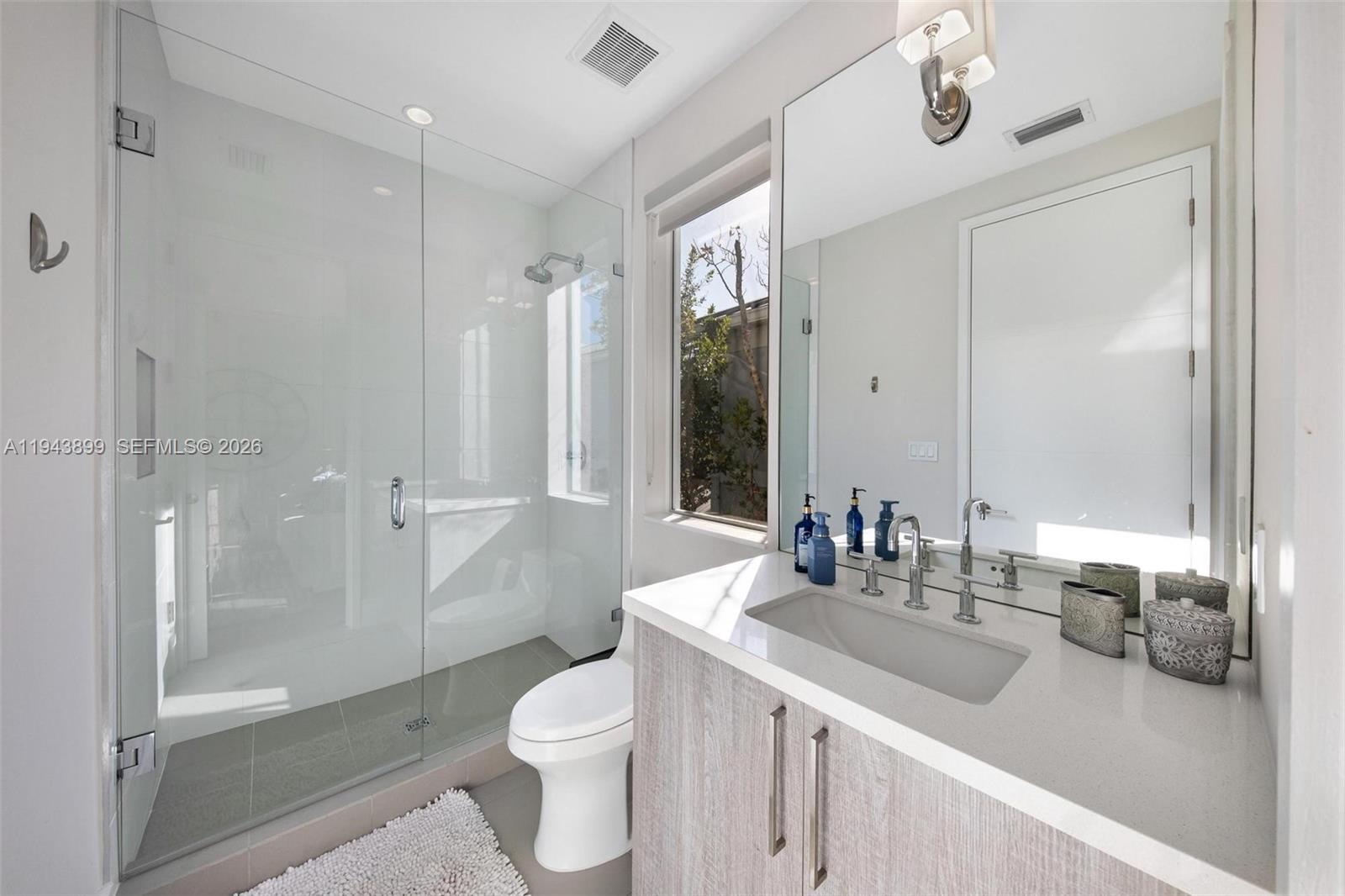 LAUDERDALE BEACH EXT UNIT - Residential