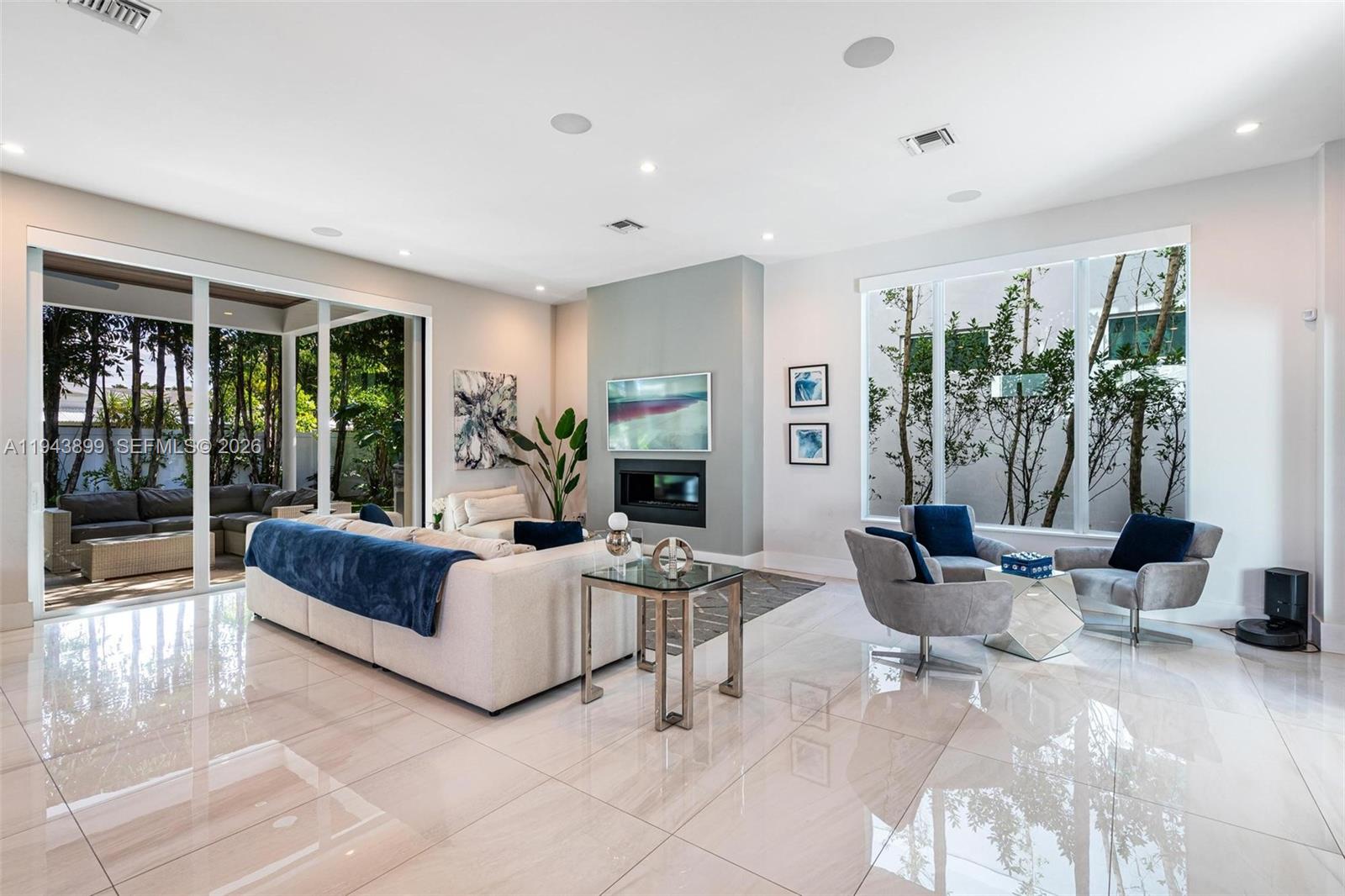 LAUDERDALE BEACH EXT UNIT - Residential