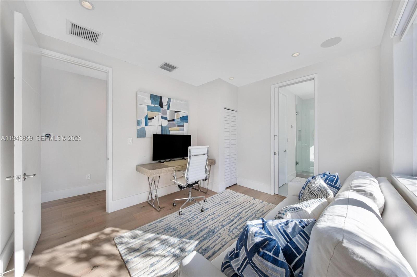 LAUDERDALE BEACH EXT UNIT - Residential