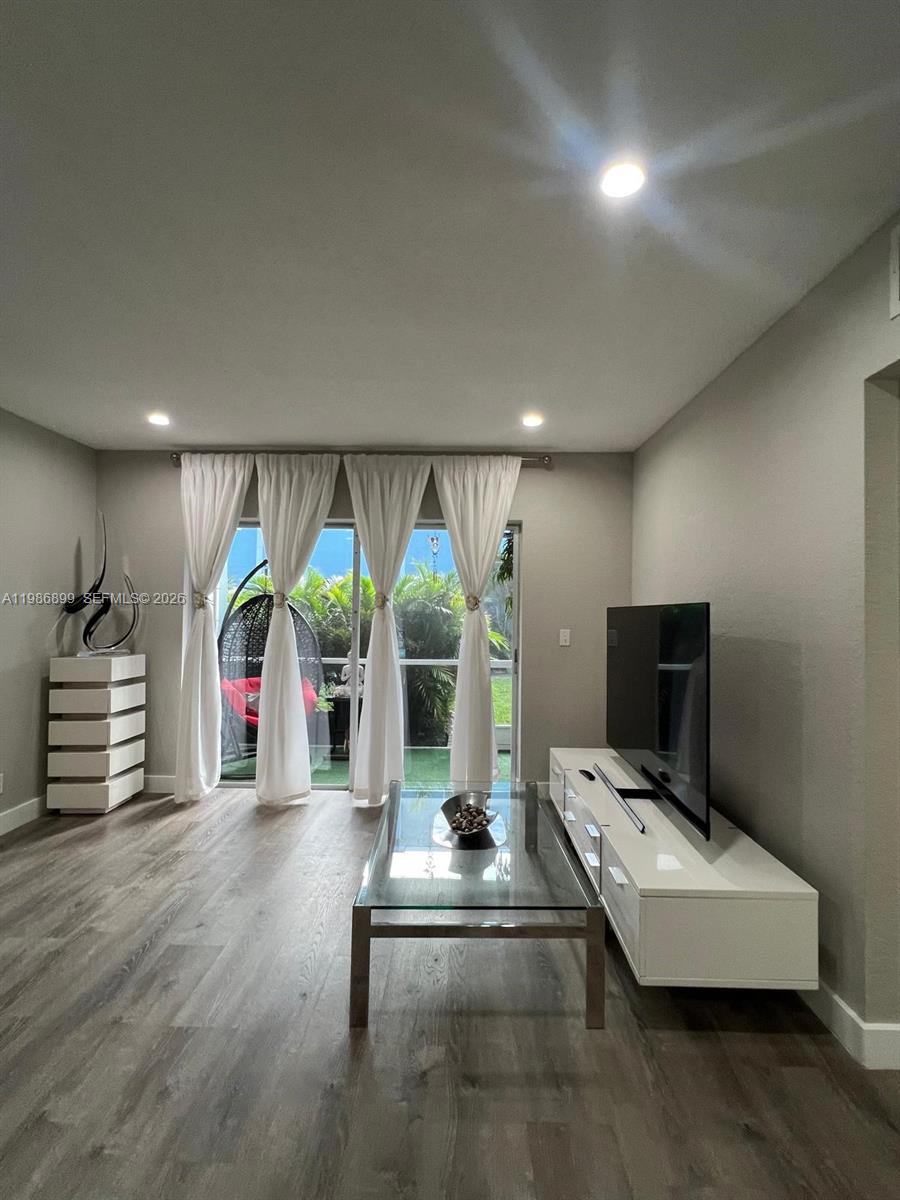 KEN-LEE GARDENS CONDO - Residential Lease