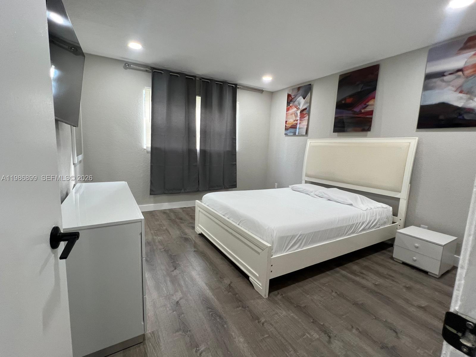 KEN-LEE GARDENS CONDO - Residential Lease