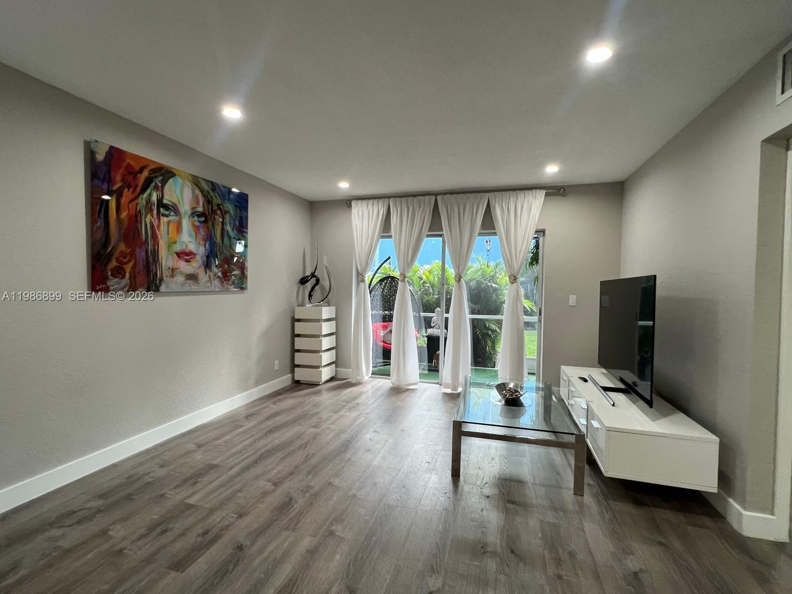 KEN-LEE GARDENS CONDO - Residential Lease