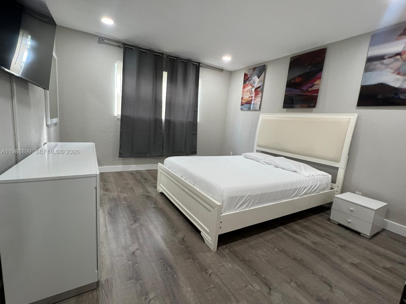 KEN-LEE GARDENS CONDO - Residential Lease