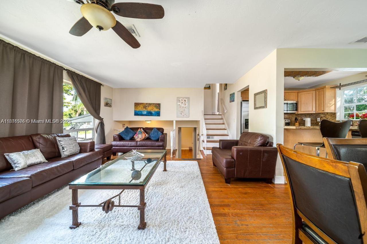 7120 Duval St