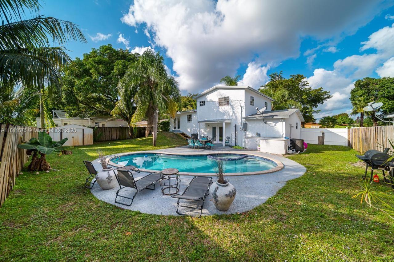 7120 Duval St, Hollywood, Broward County, Florida - 5 Bedrooms  
2 Bathrooms - 