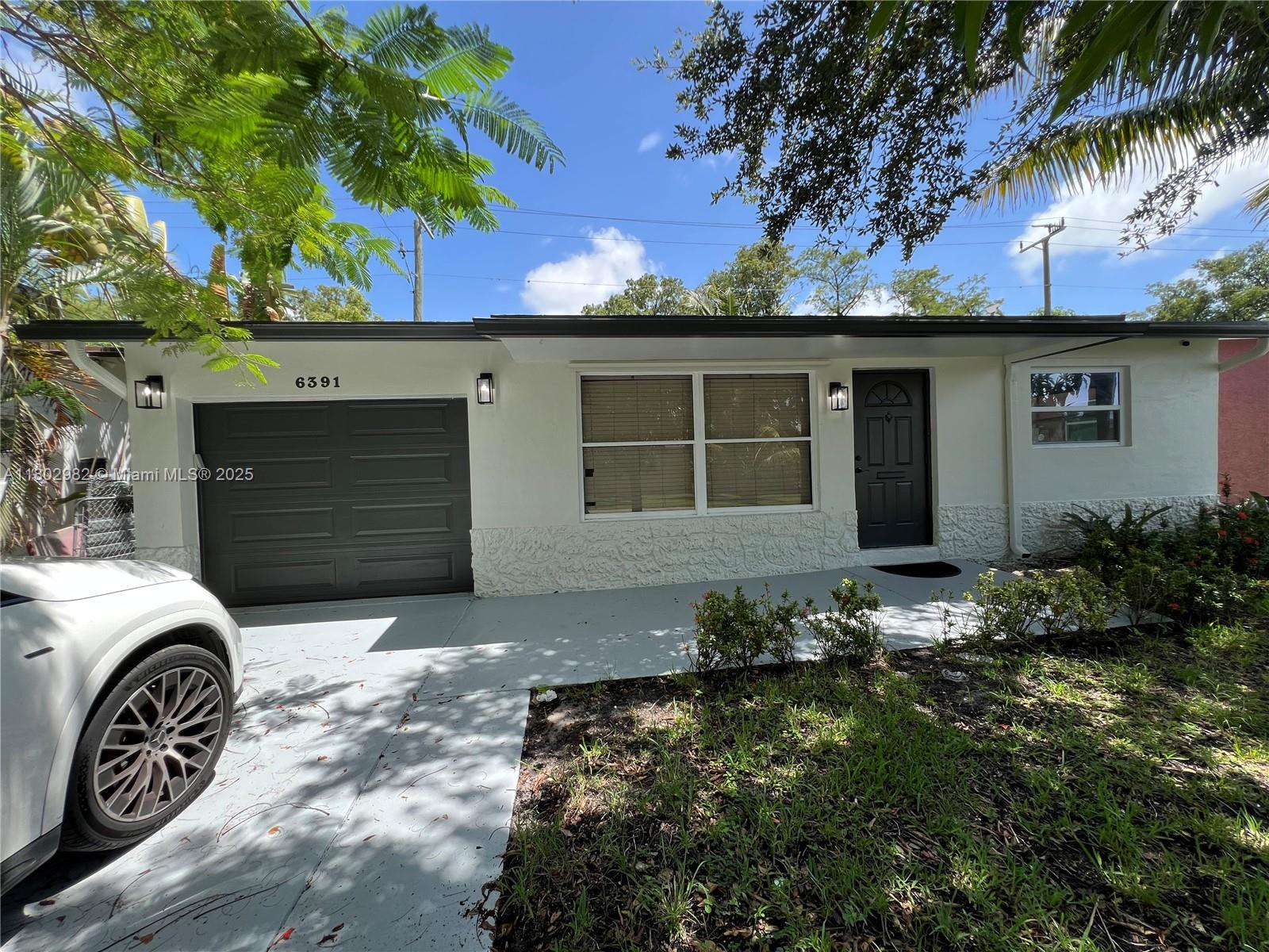 6391 Sw 8th St, North Lauderdale, Miami-Dade County, Florida - 3 Bedrooms  
2 Bathrooms - 