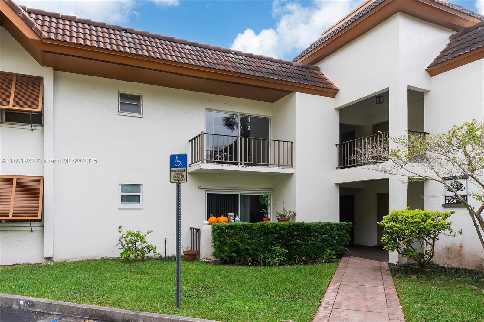Property for Sale at 9354 Sw 77th Ave I5, Miami, Broward County, Florida - Bedrooms: 2 
Bathrooms: 2  - $339,000