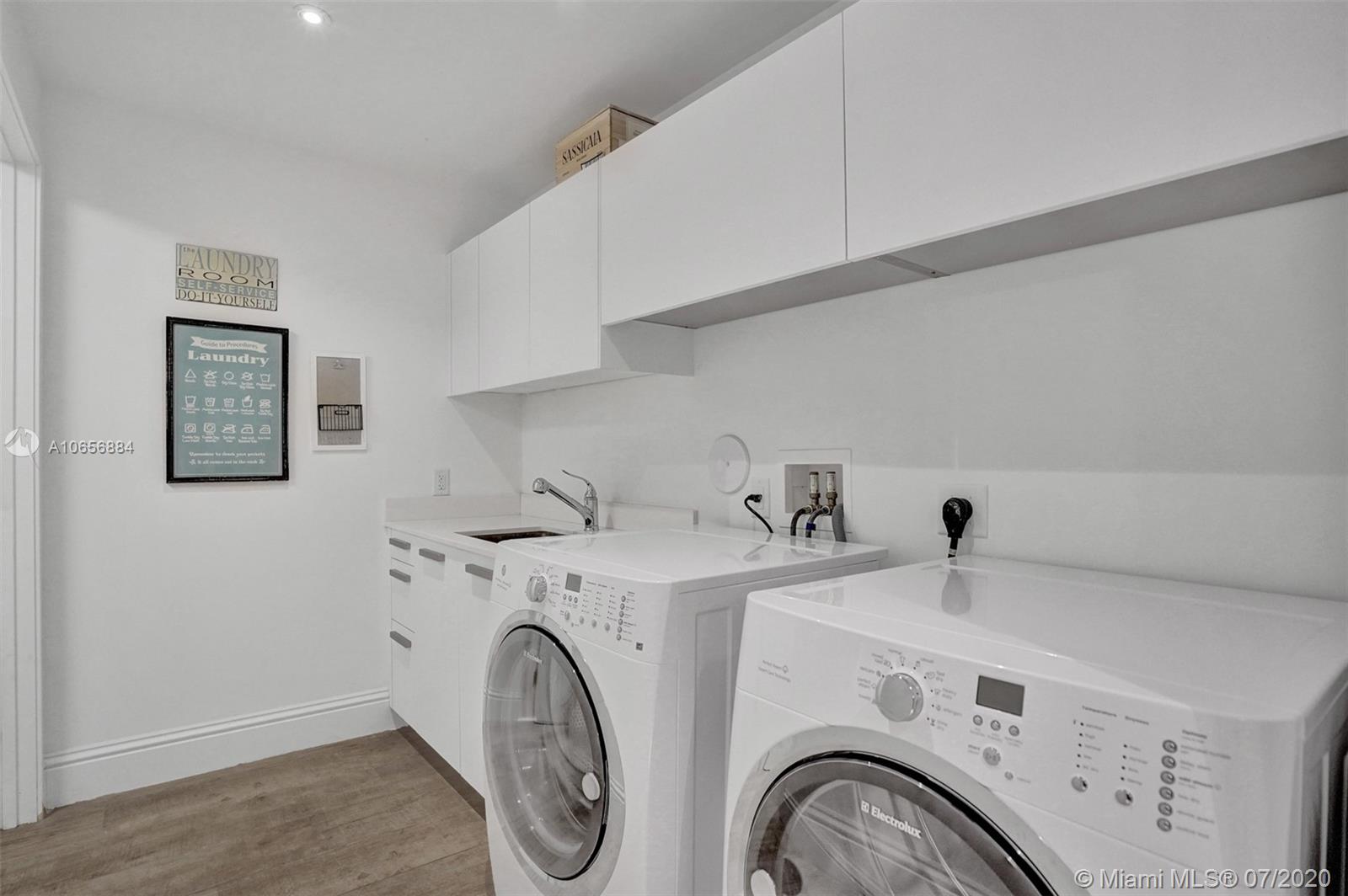 OCEANA KEY BISCAYNE CONDO - Residential