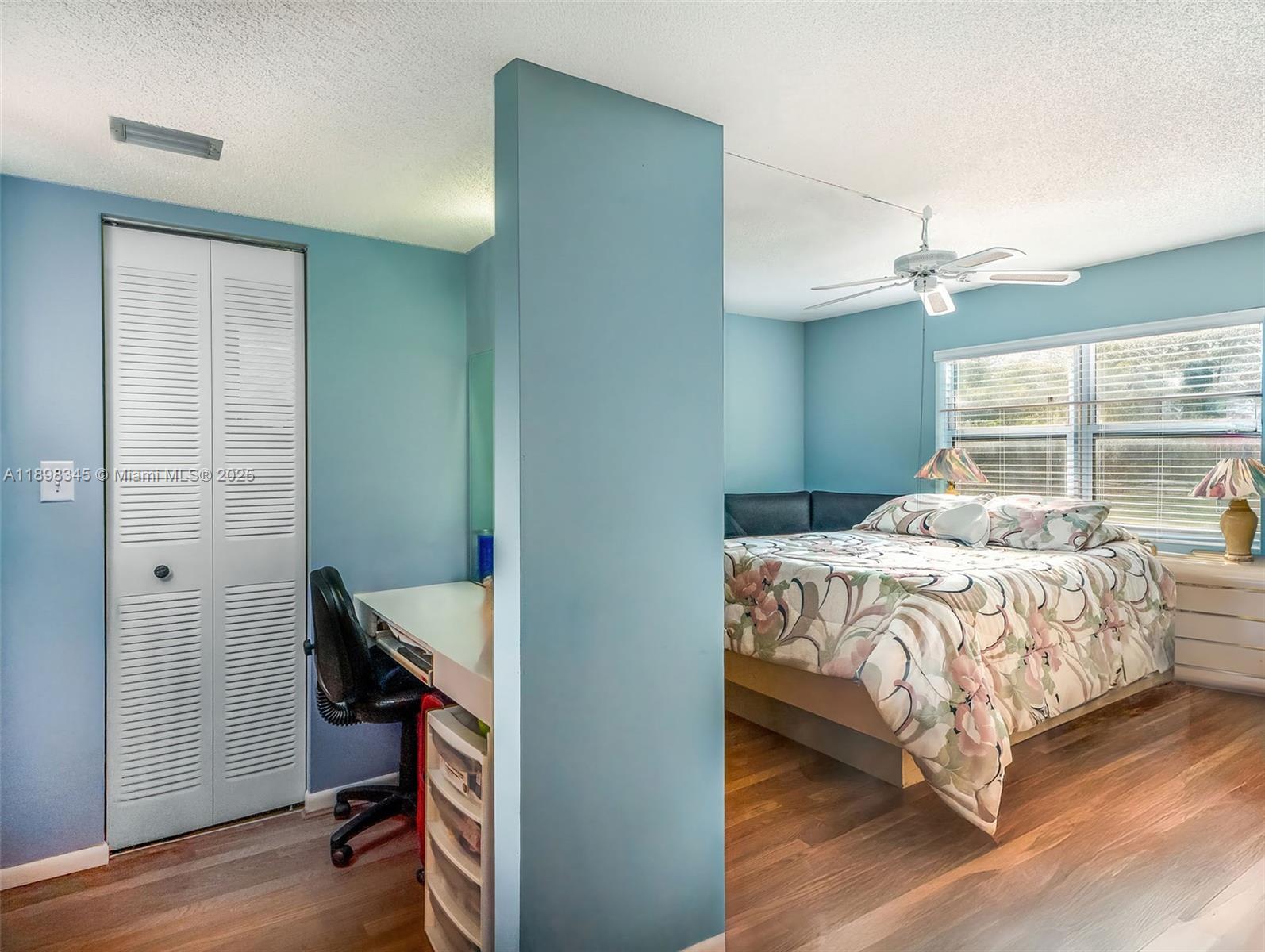 LAKEWOOD ON THE GREEN CON - Residential