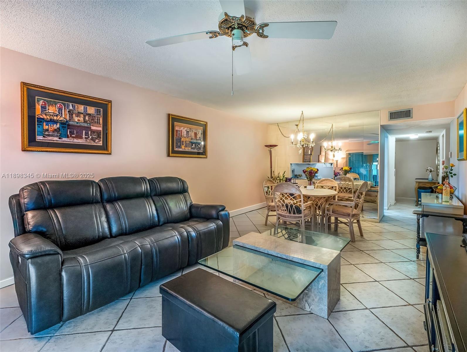 LAKEWOOD ON THE GREEN CON - Residential