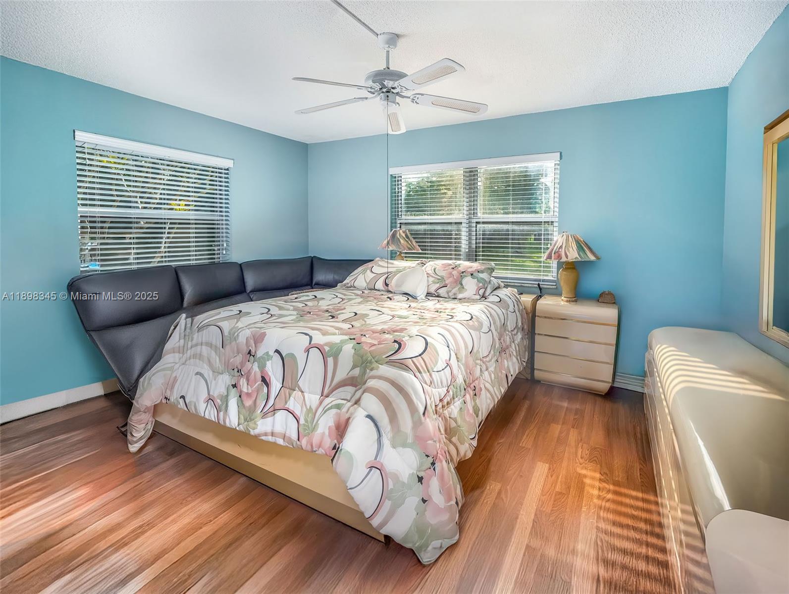 LAKEWOOD ON THE GREEN CON - Residential