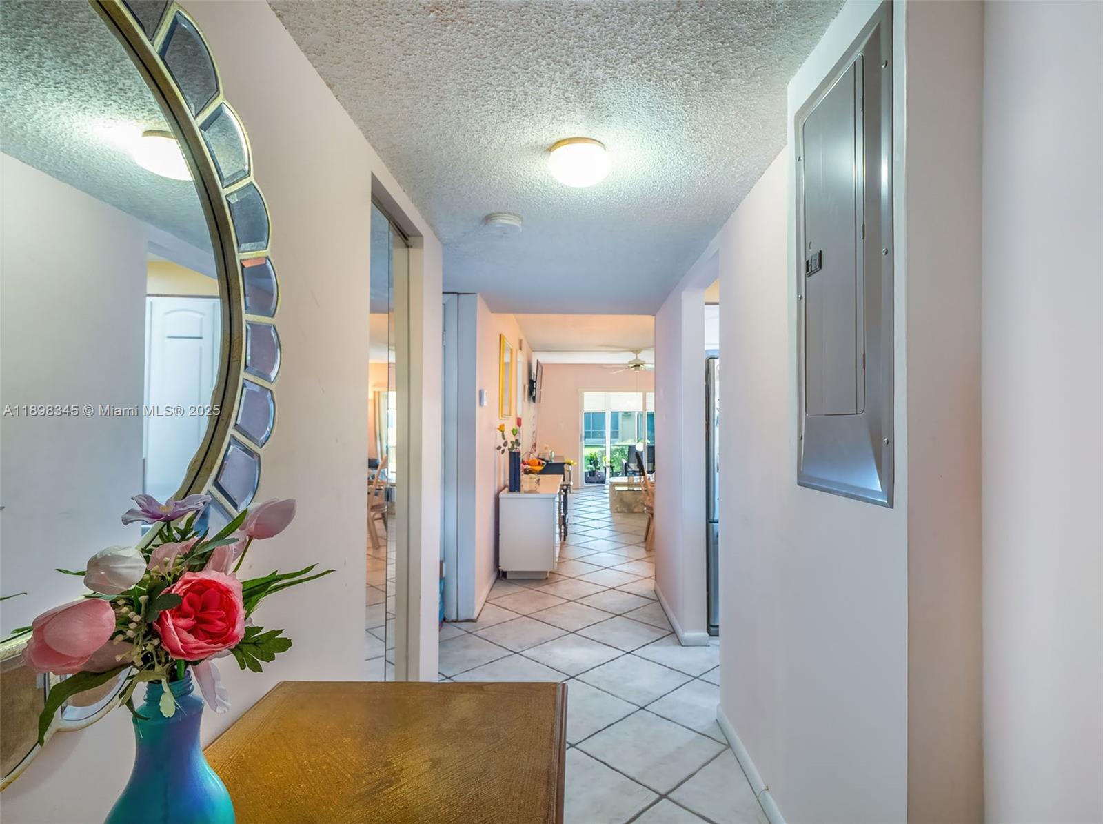 LAKEWOOD ON THE GREEN CON - Residential