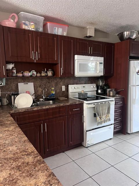 4828 Orleans Ct B West Palm Beach FL 33415
