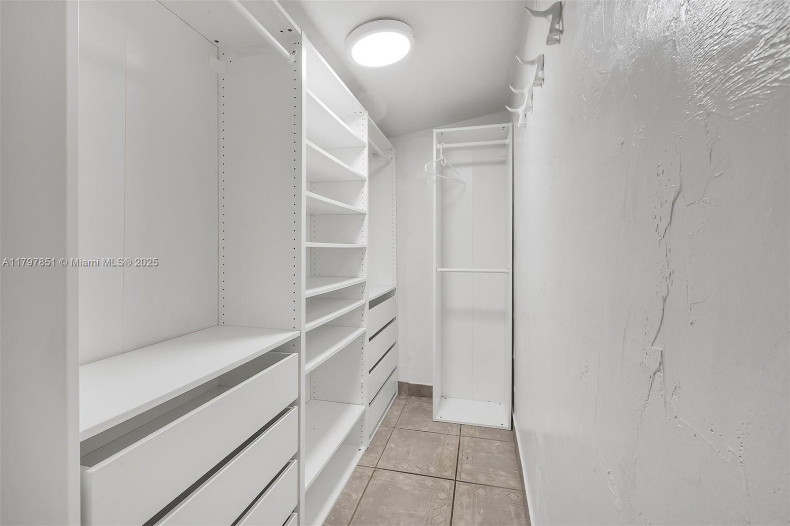 GRANADA PLACE AMD PL - Residential