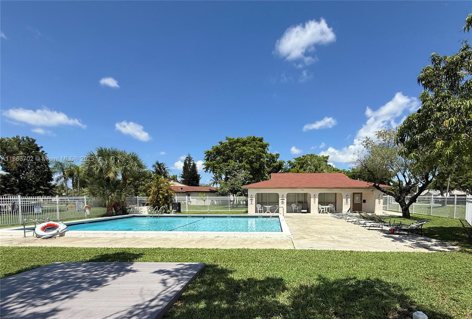 WATERSIDE - Residential