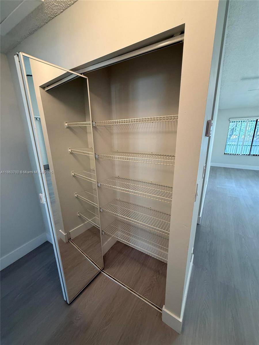 WATERSIDE - Residential