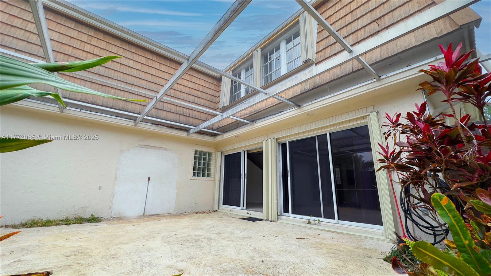 WINCHESTER COURT - Residential
