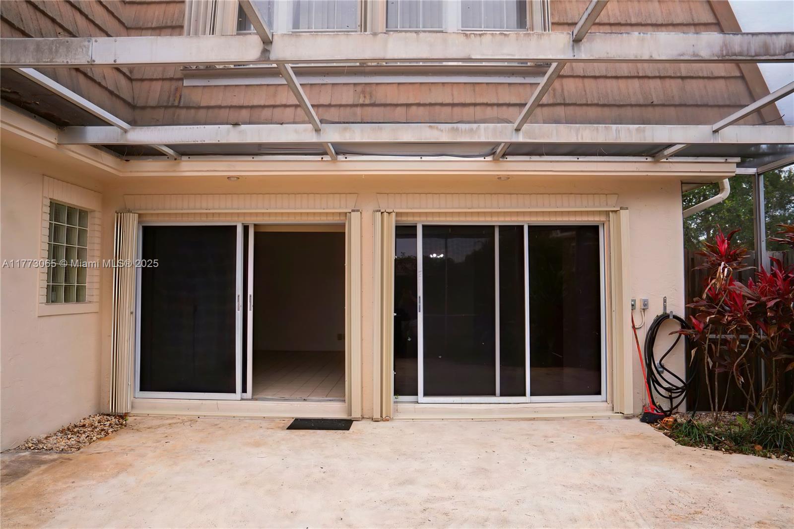WINCHESTER COURT - Residential