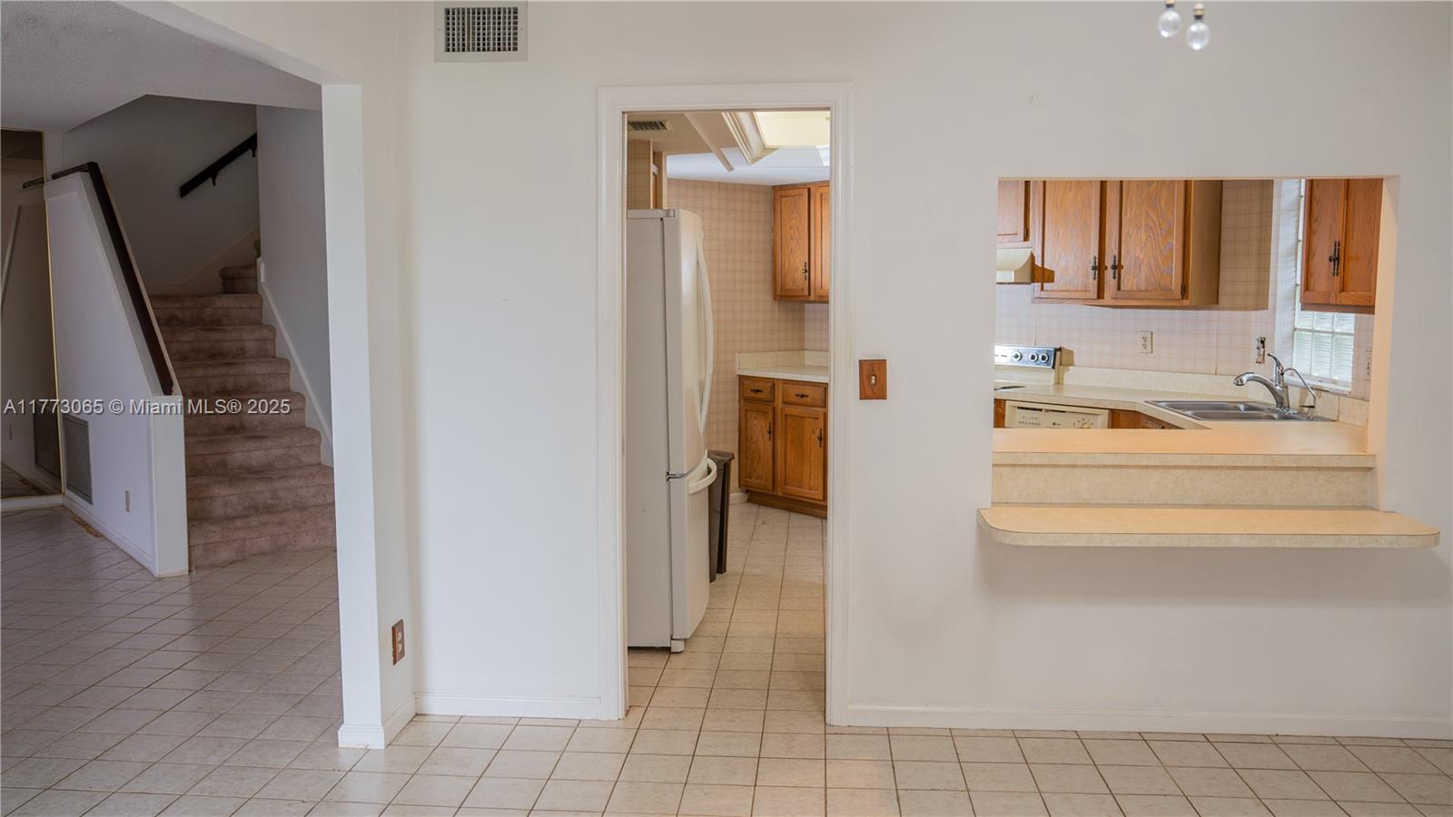 WINCHESTER COURT - Residential