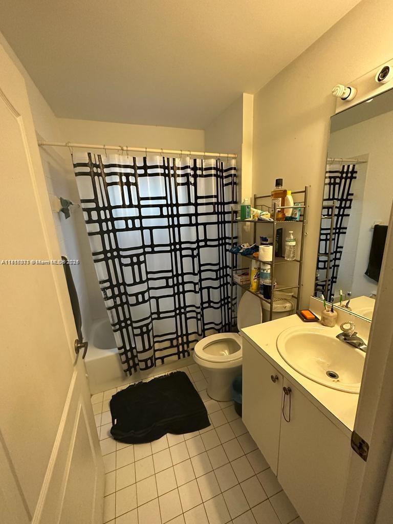 SYMPHONY BAY - Residential