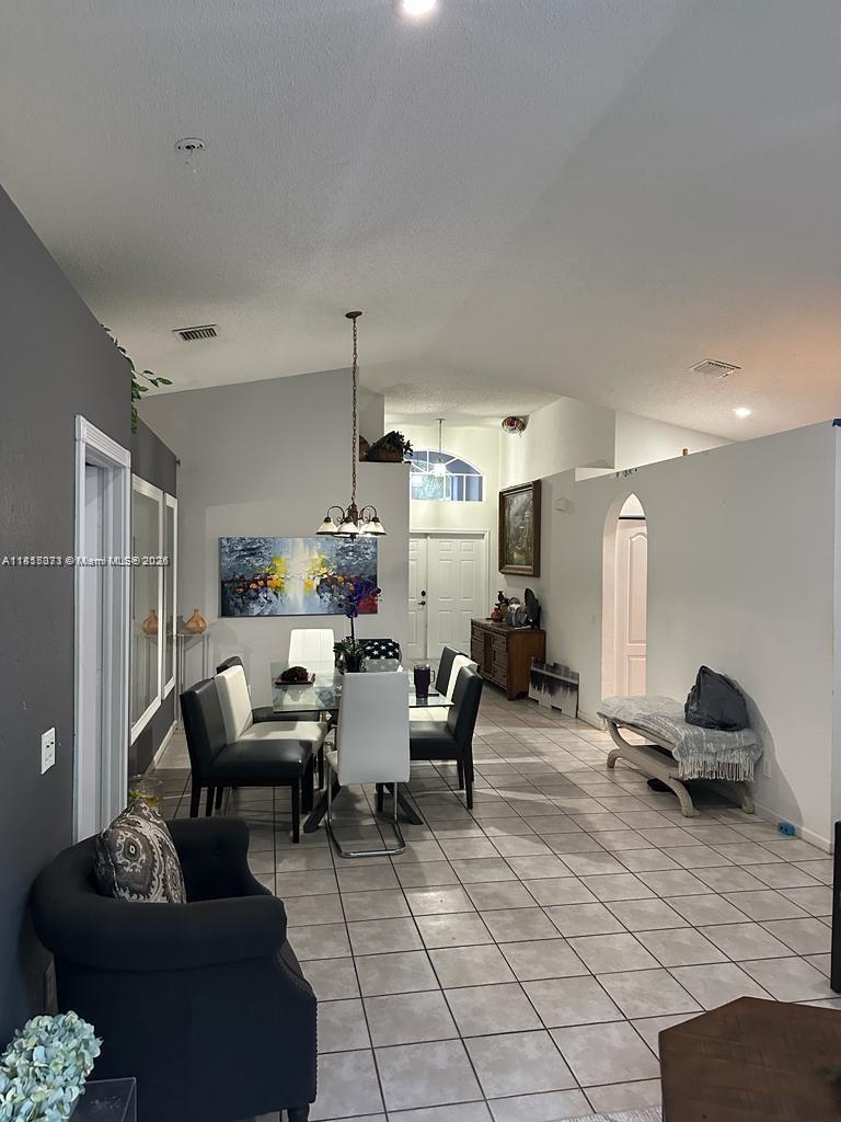 SYMPHONY BAY - Residential