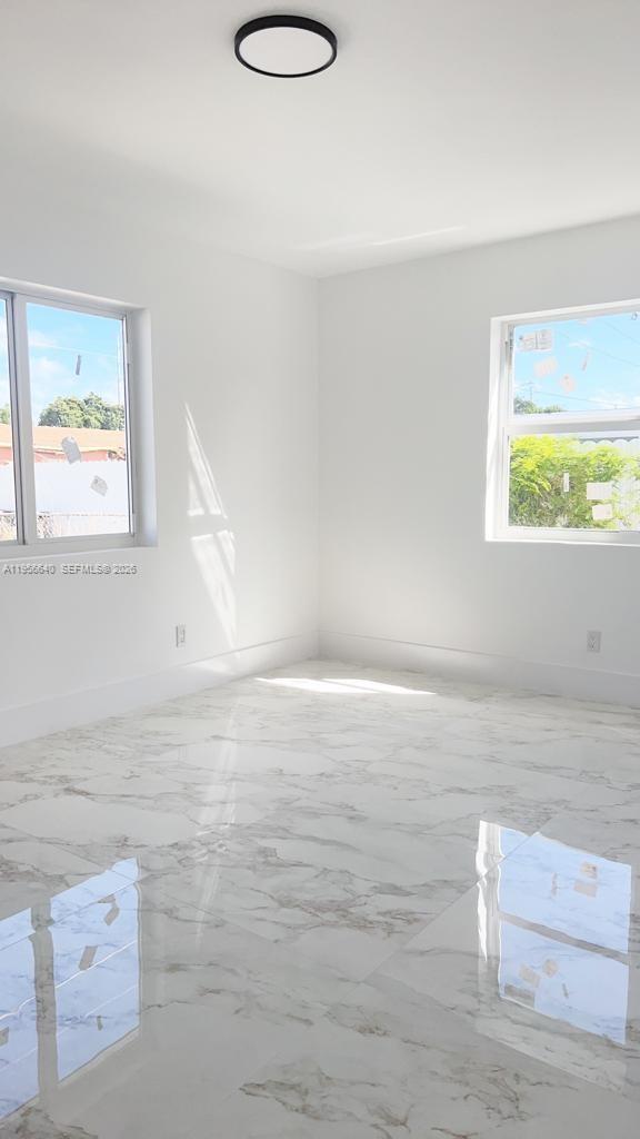 AIRPORT VISTA - Residential Income