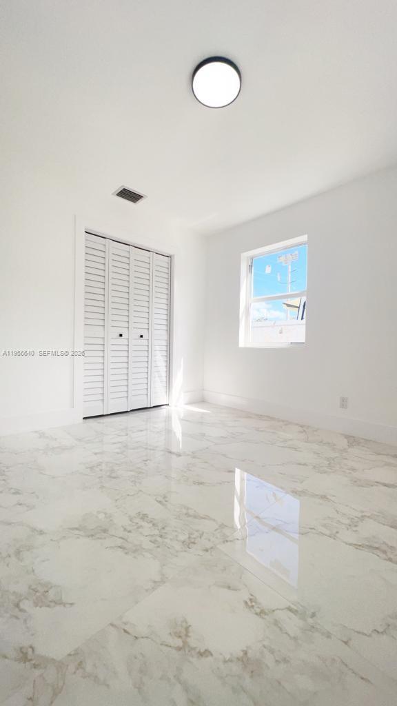 AIRPORT VISTA - Residential Income