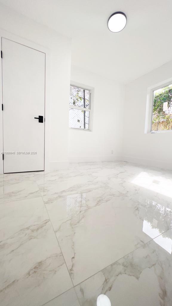 AIRPORT VISTA - Residential Income