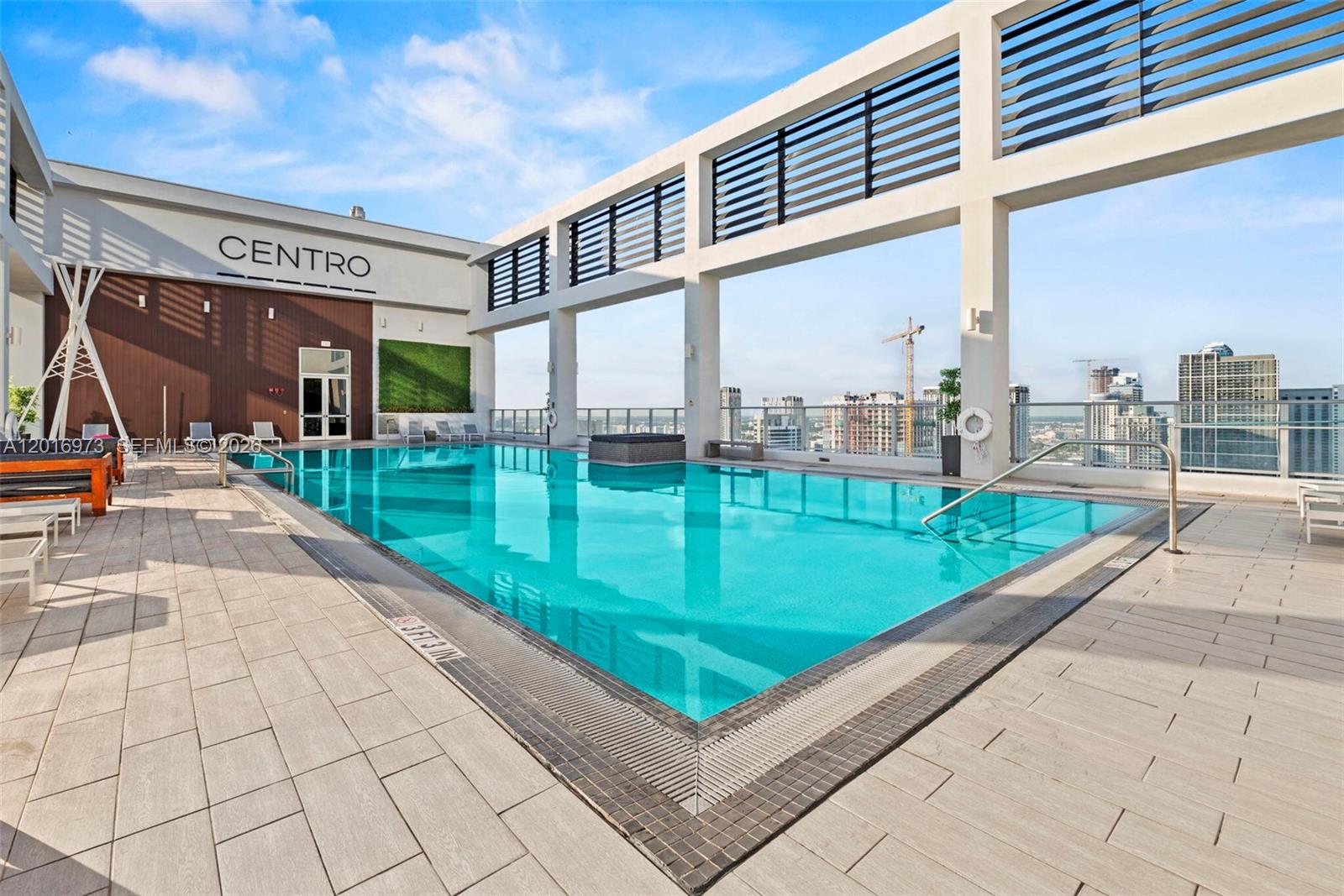 CENTRO CONDO - Residential
