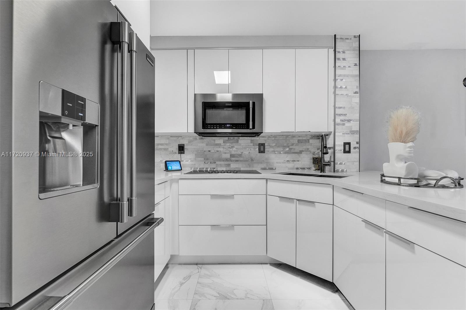 HIALEAH CLUB VILLAS CONDO - Residential