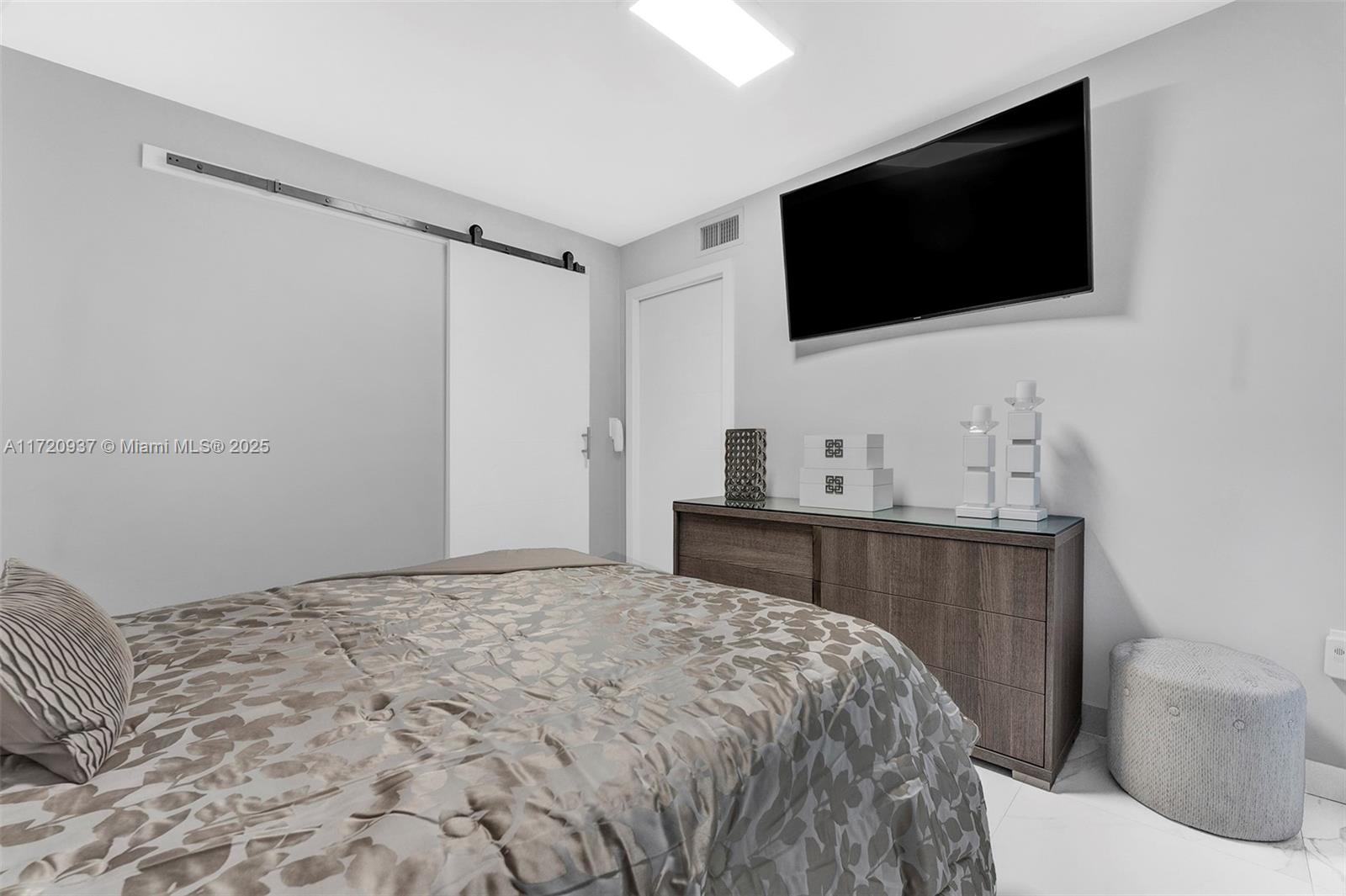 HIALEAH CLUB VILLAS CONDO - Residential