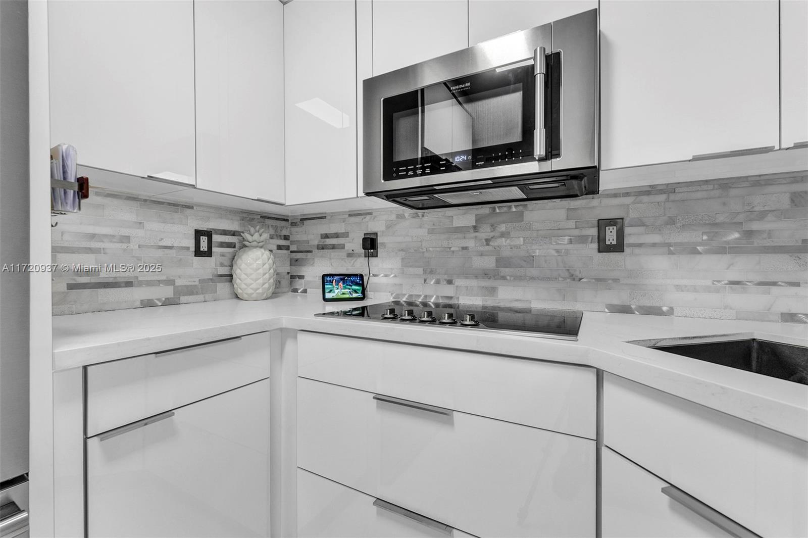 HIALEAH CLUB VILLAS CONDO - Residential