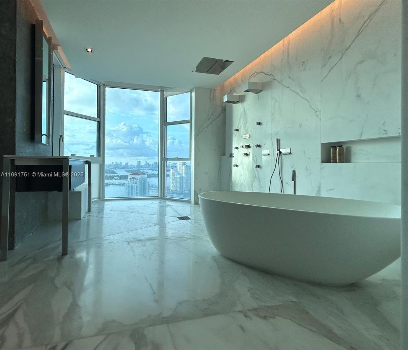 PORTOFINO TOWER CONDO - Residential