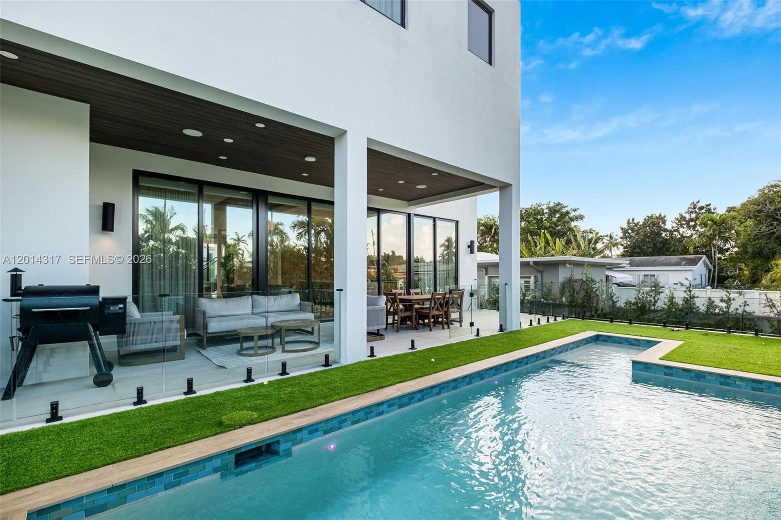 ALTOS DEL MAR NO 5 - Residential