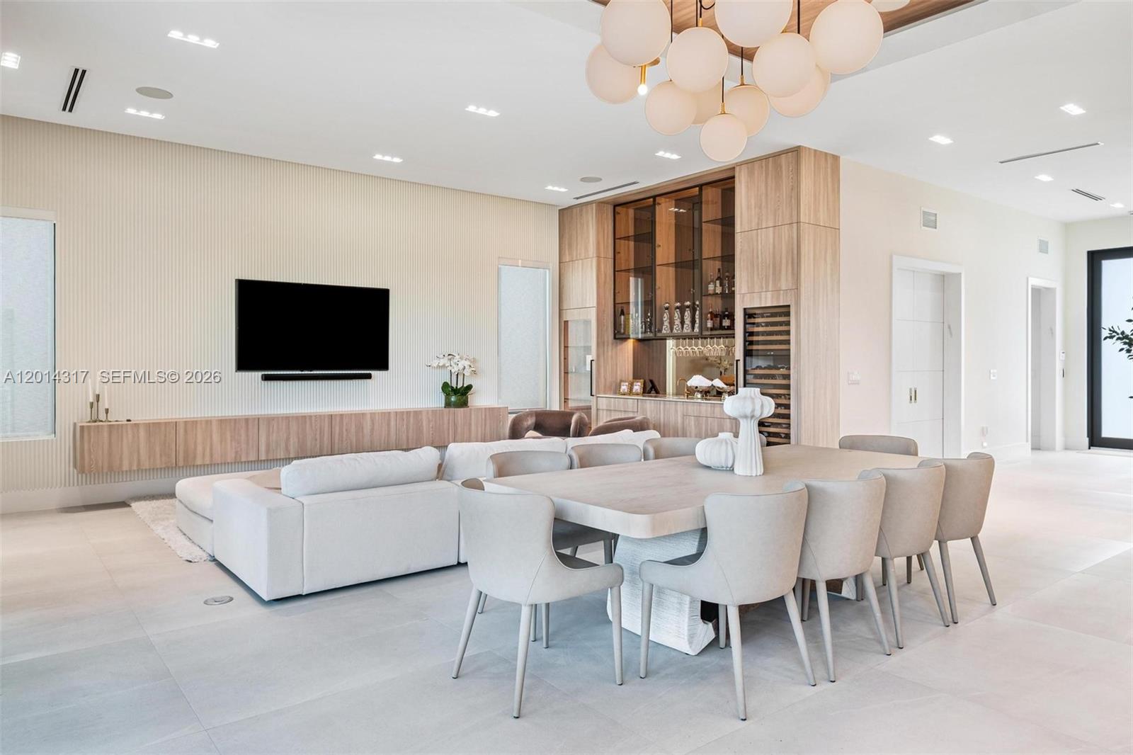 ALTOS DEL MAR NO 5 - Residential