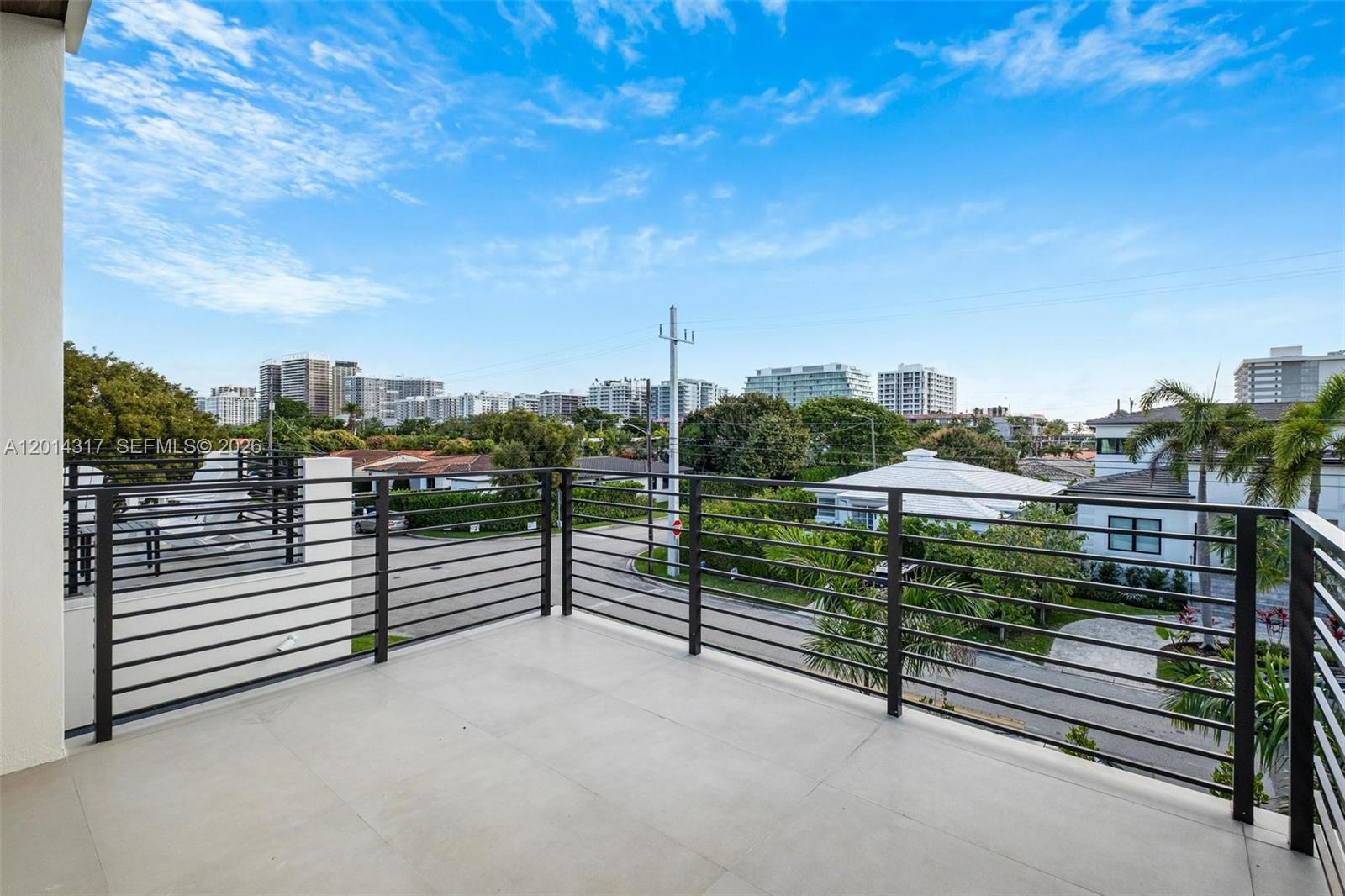 ALTOS DEL MAR NO 5 - Residential