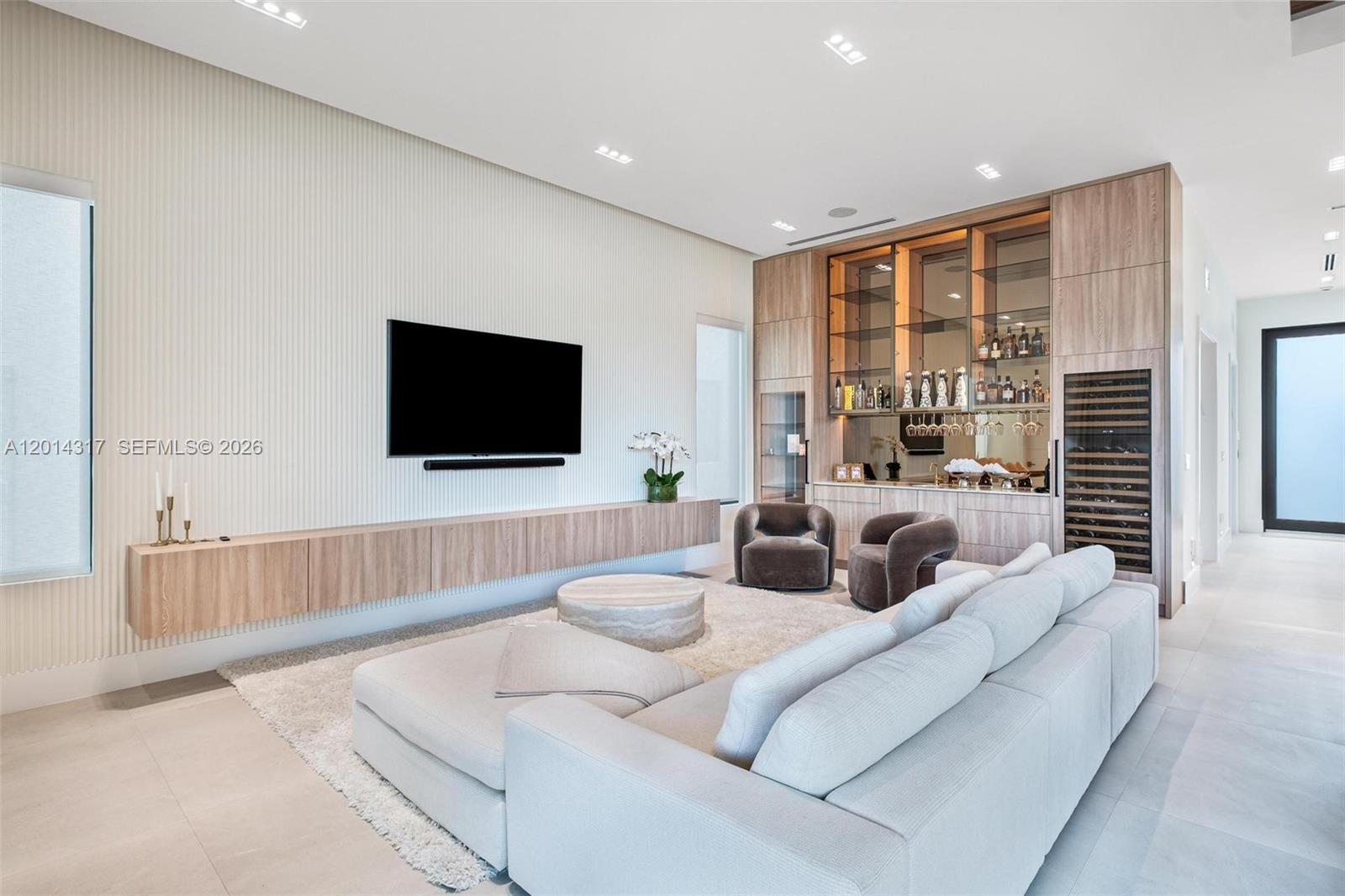 ALTOS DEL MAR NO 5 - Residential