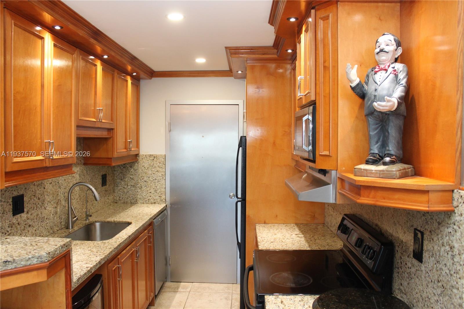 VICTORIA PARK TOWER CONDO - Residential