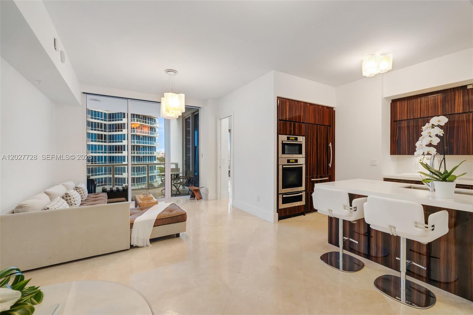 50 S Pointe Dr 903