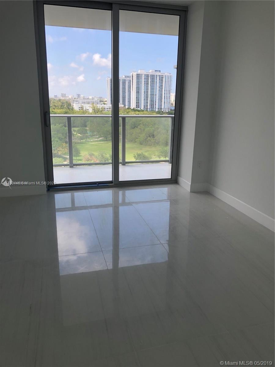 16385 Biscayne Blvd 1001