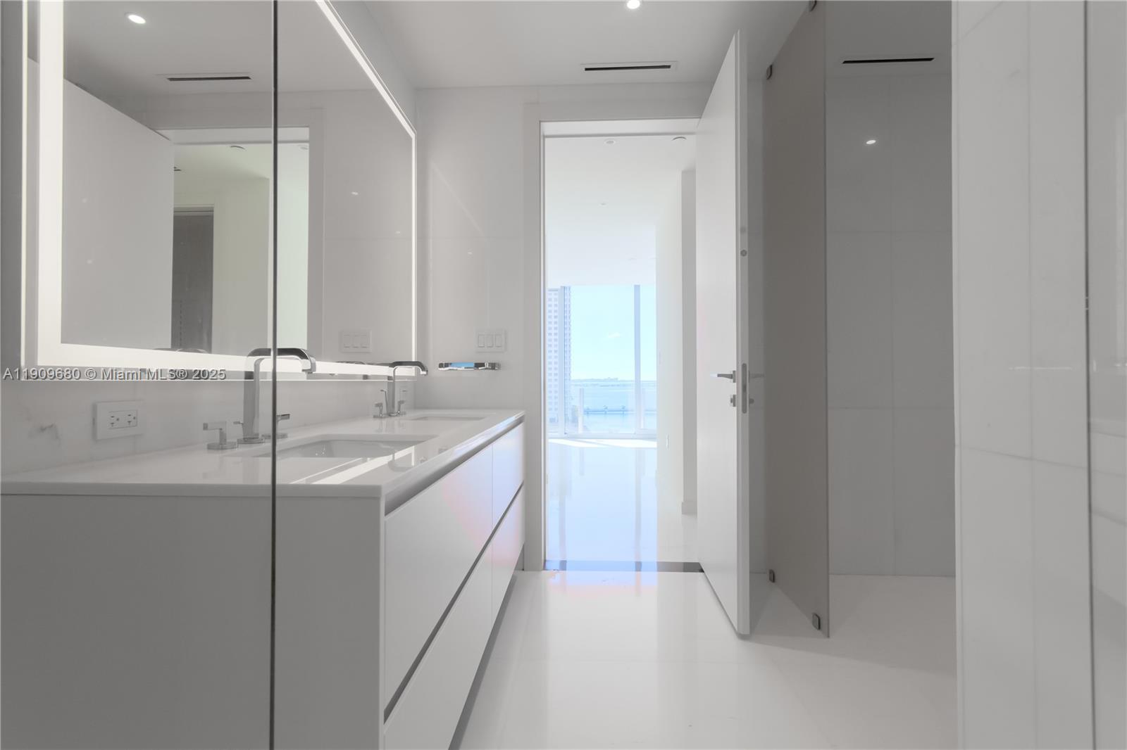 ASTON MARTIN - Residential Lease